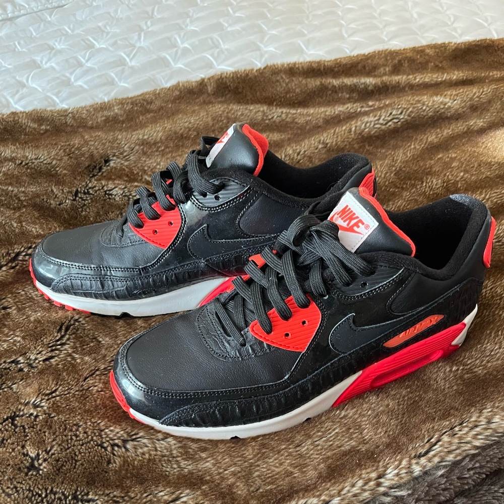 Men’s Nike AirMax size 11 excellent condition